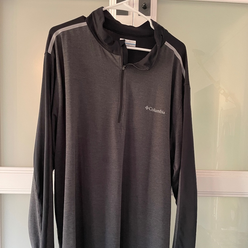 Columbia • Men's XXL • Lightweight 1/4 Zip Pullover • Black/Gray